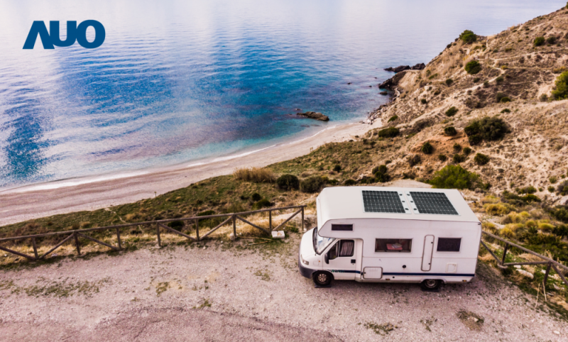 「可撓輕量化太陽光電板SunCurva」使用輕量特殊耐候型複合板取代傳統太陽能板的玻璃前板，不僅降低70%重量，每米平方僅3Kg；具有抗衝擊性能及通過電磁相容性測試，可應用於交通運輸工具，如露營車、遊艇等